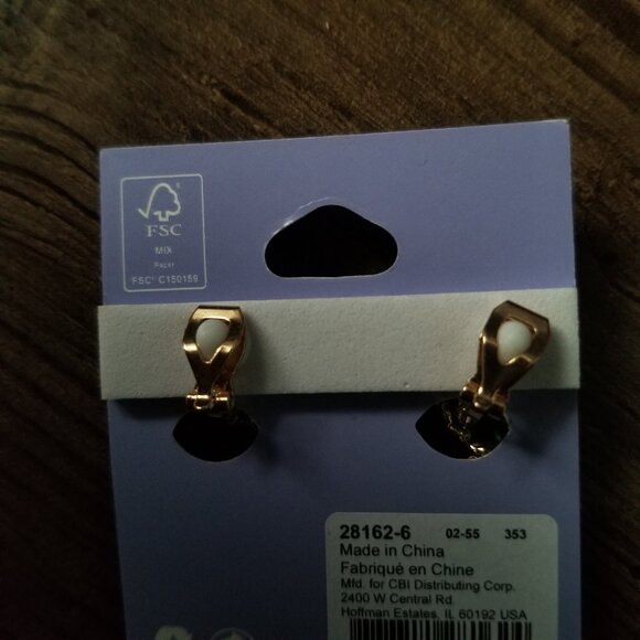 Claire's Clip-on Dangle Earrings - Gold with Green stones - Picture 5 of 6